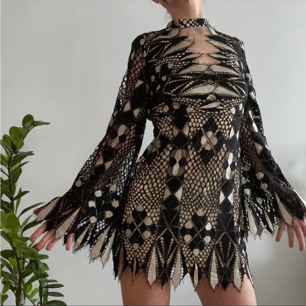 Free People Art Deco Lace Elegant Black and Cream Lace Dress Size 0